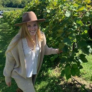 Meet your Posher, Britt